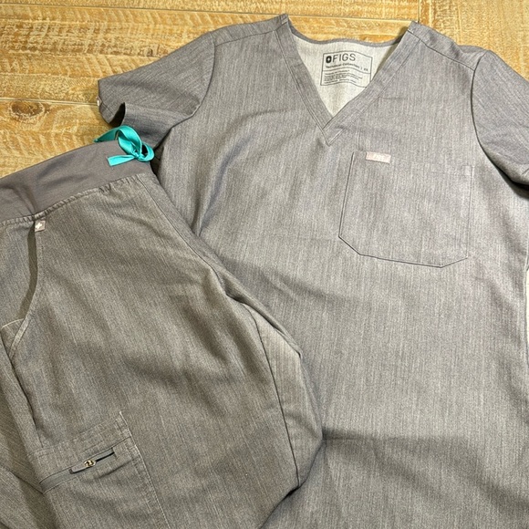 Figs Pants - Figs technical collection scrub set graphite top size XS bottoms size S/P